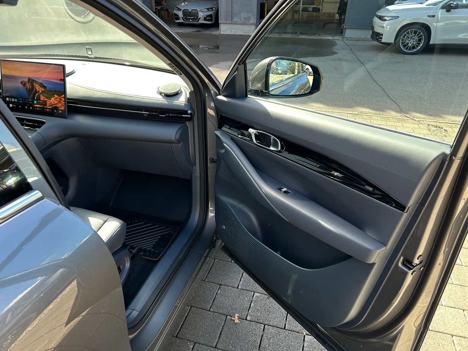 Geely E5 160 kW 68,4 Automatik Baujahr 2026, grau, 25 km, Deutschland — Foto 11 von 16