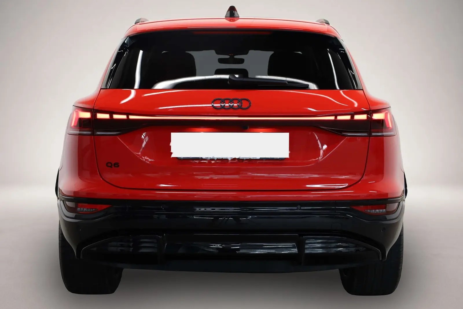 Audi Q6 185 kW Automatik Baujahr 2025, rot, 21.145 km, Deutschland — Foto 5 von 6