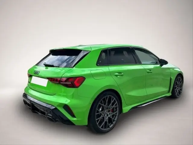 Audi RS3 4x4 294 kW 2.5 TFSI Automatik Baujahr 2025, grün, 20 km, Deutschland — Foto 5 von 5