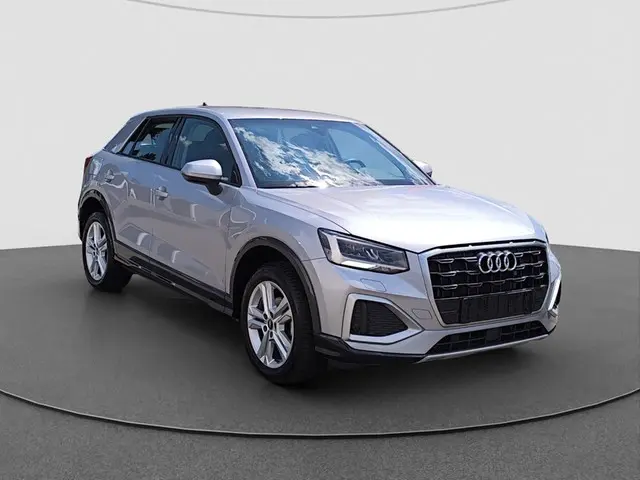 Audi Q2 1,5 110 kW TFSI Automatik Baujahr 2024, silber, 20.000 km, Deutschland — Foto 3 von 22