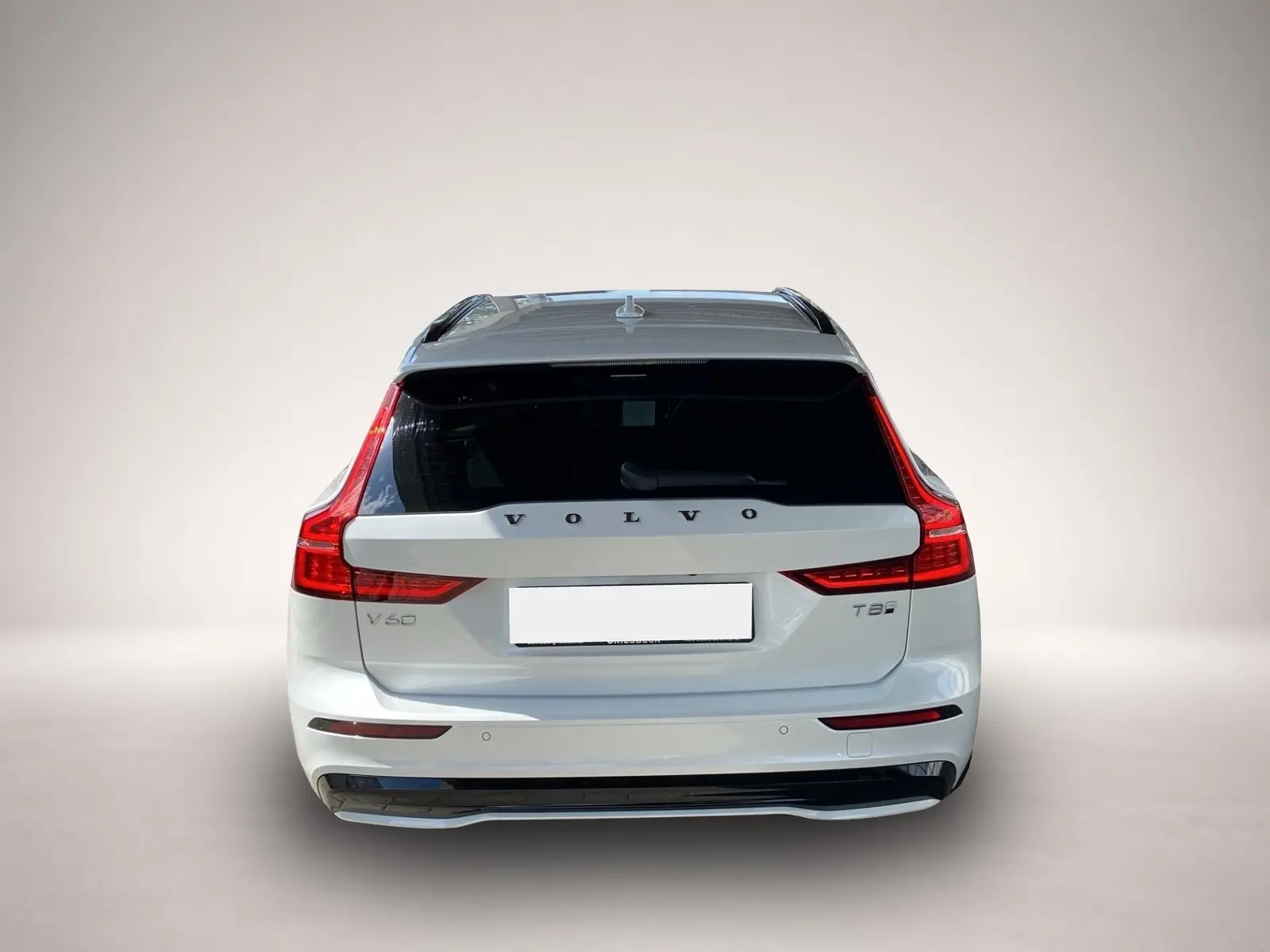 Volvo V60 4x4 2,0 335 kW Automatik Baujahr 2024, weiß, 23.000 km, Deutschland — Foto 4 von 8