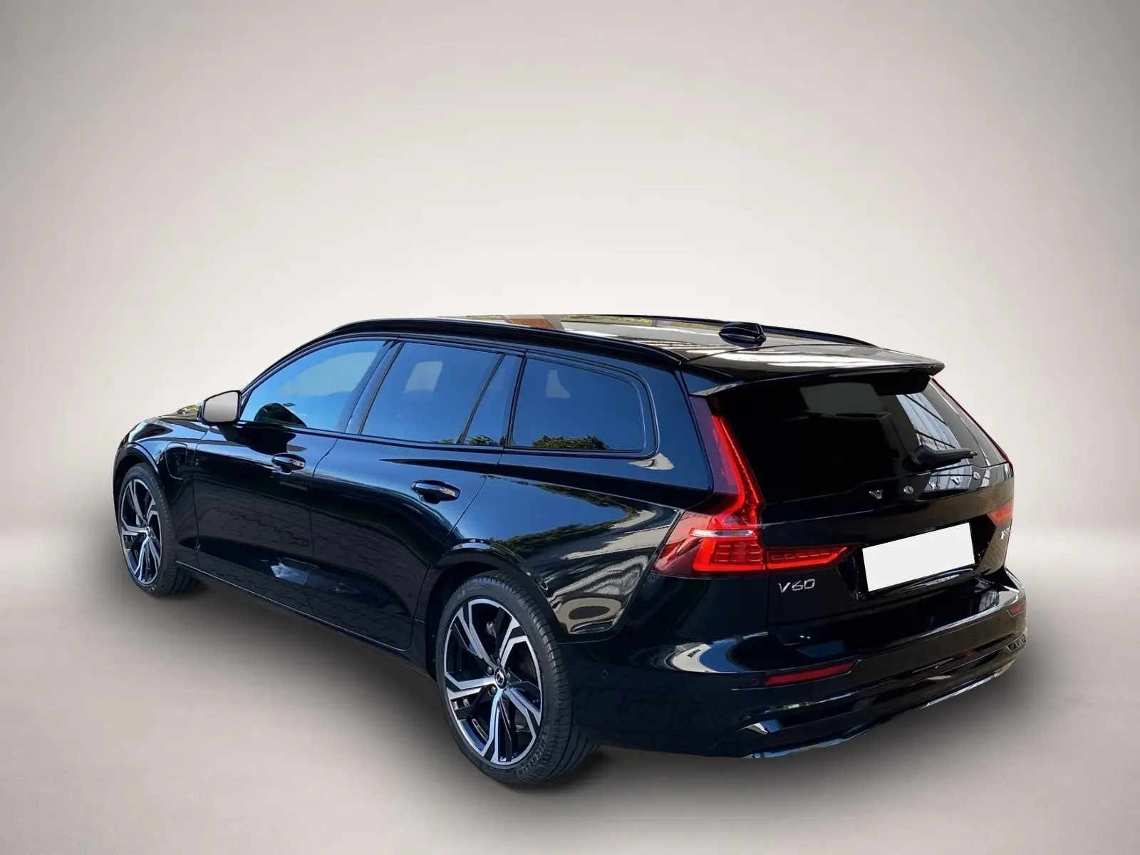 Volvo V60 4x4 2,0 335 kW Automatik Baujahr 2024, schwarz, 13.490 km, Deutschland — Foto 3 von 8