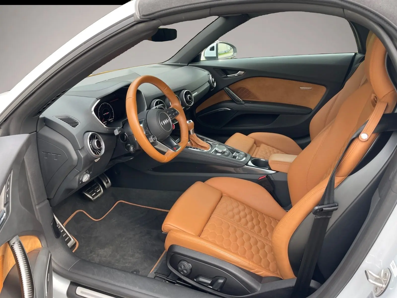 Audi TT 4x4 2,5 294 kW Automatik Baujahr 2024, grau, 29.848 km, Deutschland — Foto 9 von 10
