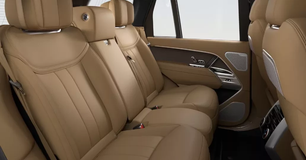 Rover Range Swb 4x4 3,0 258 kW Automatik Baujahr 2027, Slowakei — Foto 6 von 9