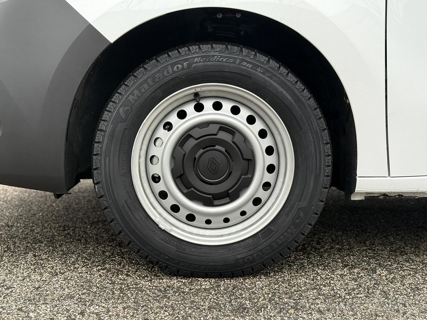 Renault AA332XH 1,5 dCi 95 70 kW Schaltgetriebe Baujahr 2025, 16.000 km, Slowakei — Foto 11 von 14