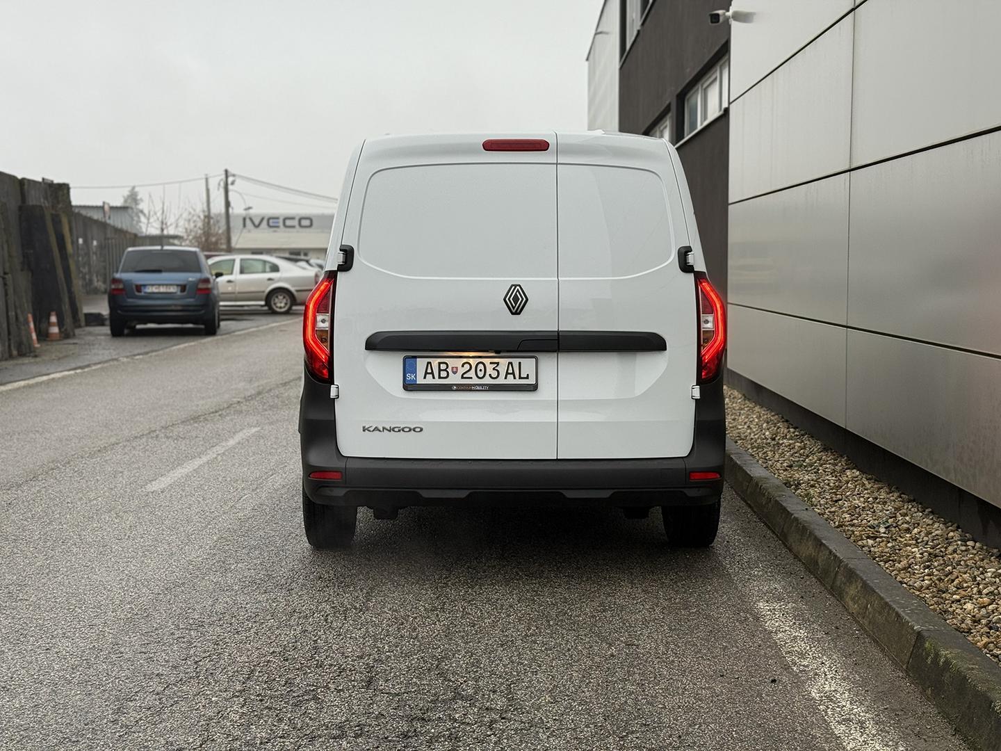 Renault AA332XH 1,5 dCi 95 70 kW Schaltgetriebe Baujahr 2025, 16.000 km, Slowakei — Foto 4 von 14