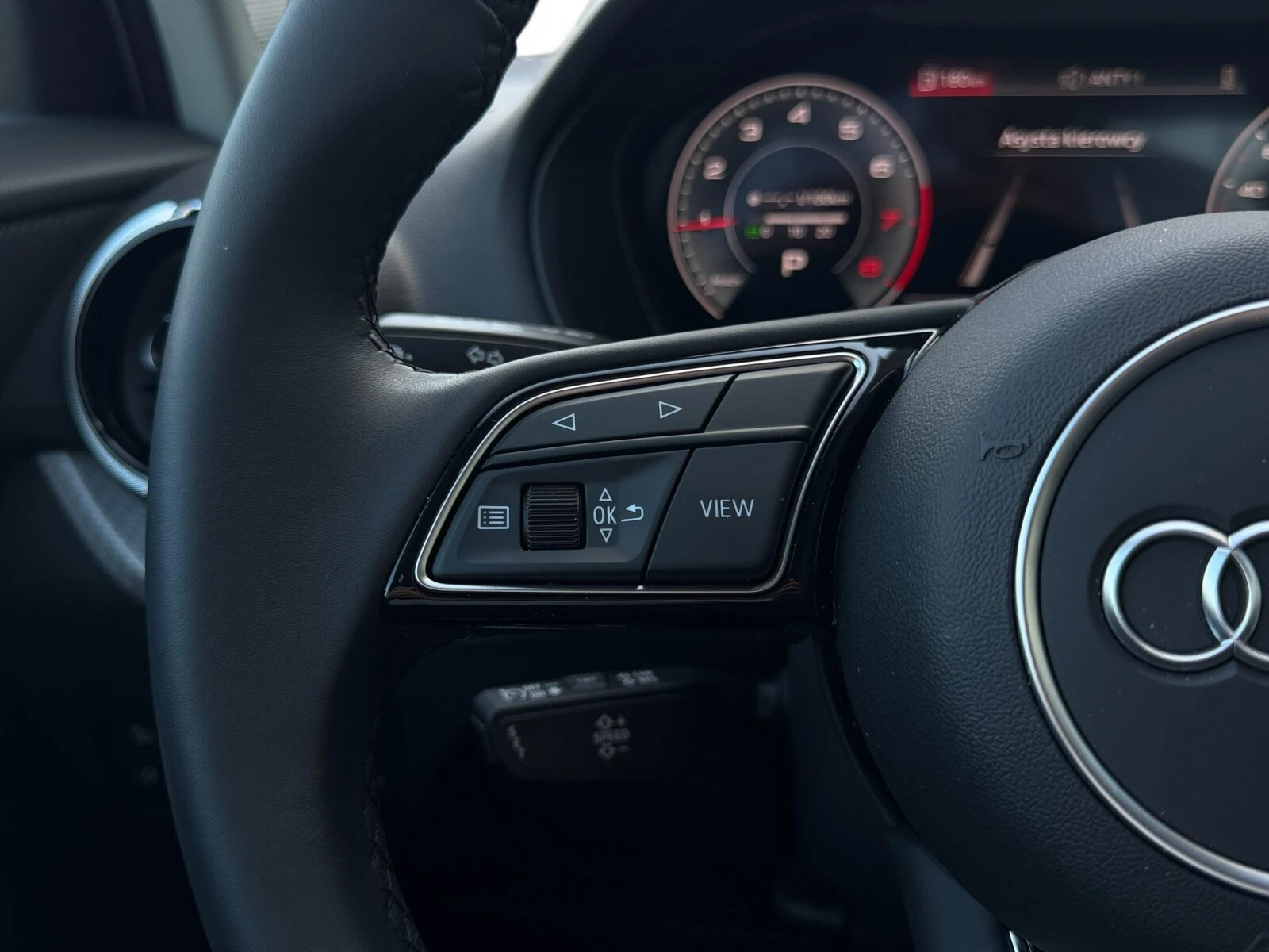 Audi q2 1,5 110 kW Automatik Baujahr 2024, 2.715 km, Polen — Foto 11 von 60