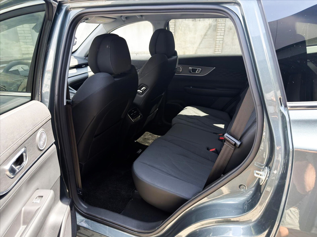 Chery Tiggo PHEV 1.5 Automat 205 kW Baujahr 2025, niebieski, 1 km, Polen — Foto 7 von 12