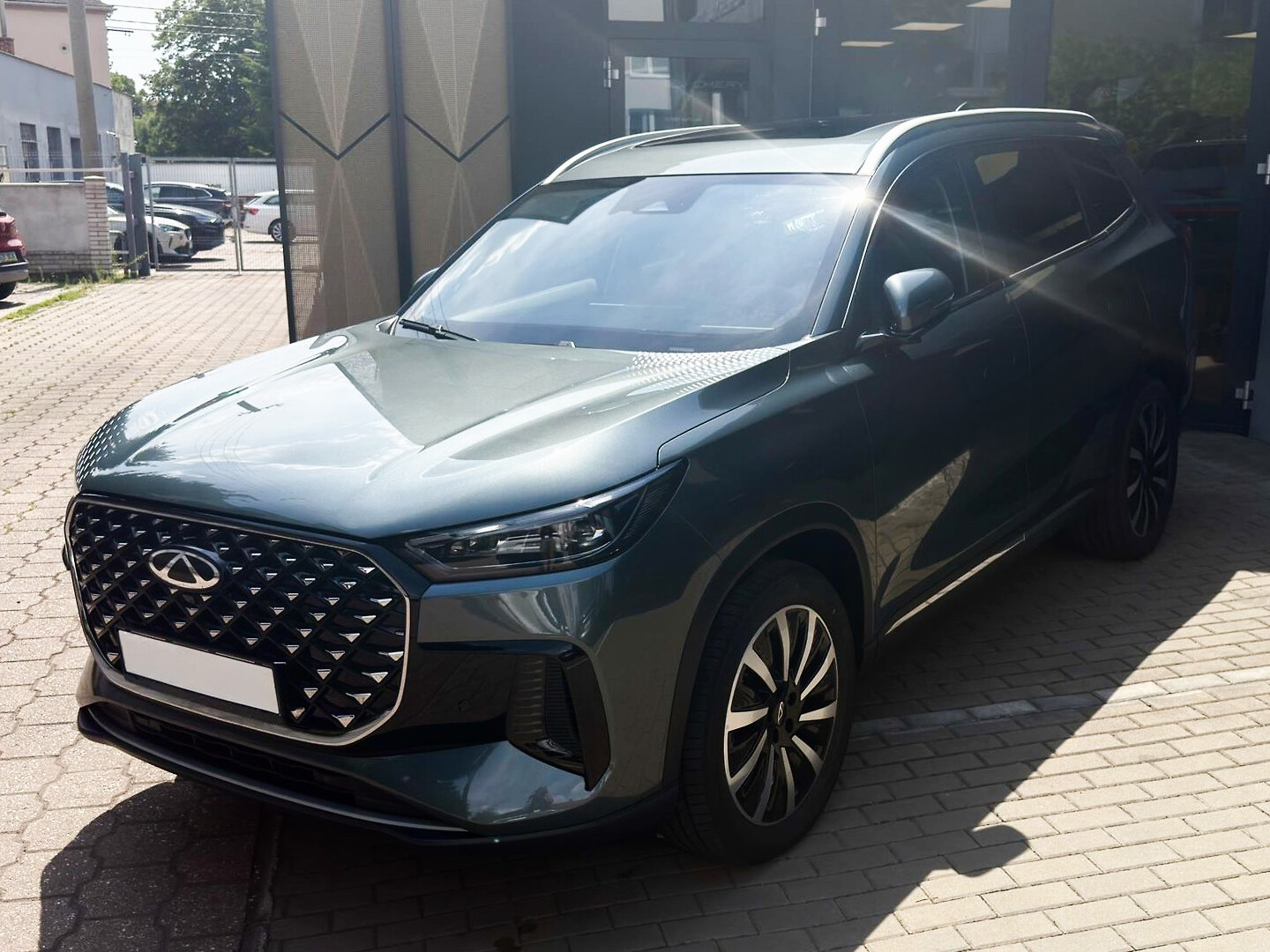 Chery Tiggo PHEV 1.5 Automat 205 kW Baujahr 2025, niebieski, 1 km, Polen — Foto 8 von 12