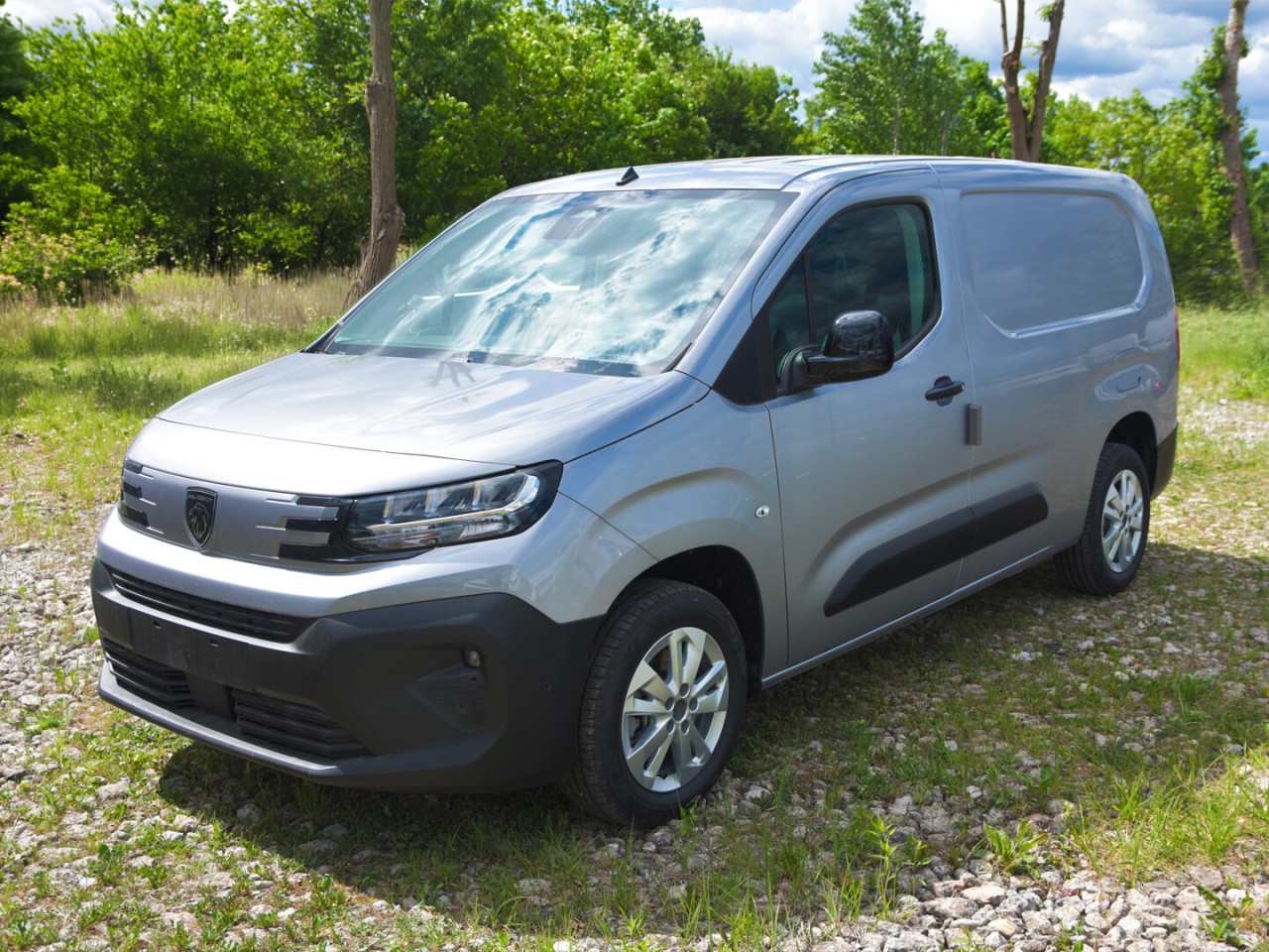 Chery Tiggo PHEV 1.5 Automat 205 kW Baujahr 2025, niebieski, 1 km, Polen — Foto 9 von 12