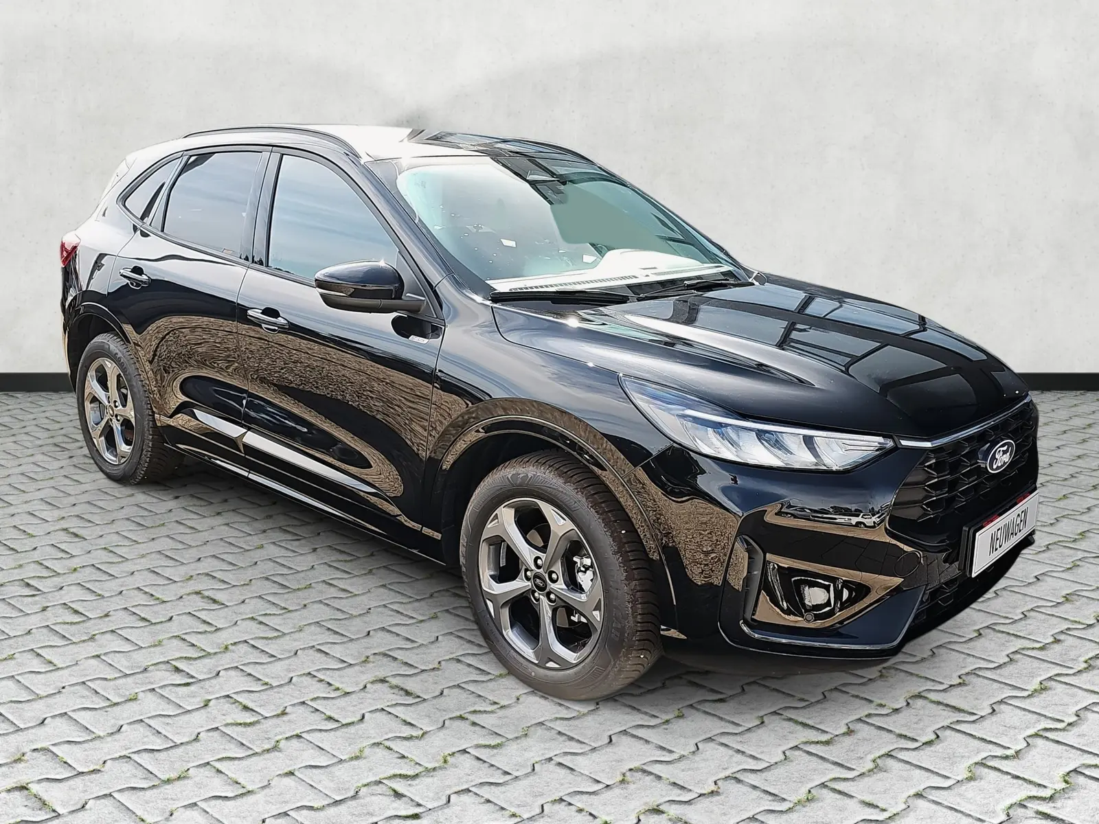 Ford Kuga 1,5 137 kW Automatik Baujahr 2026, schwarz, 10 km, Deutschland — Foto 2 von 24