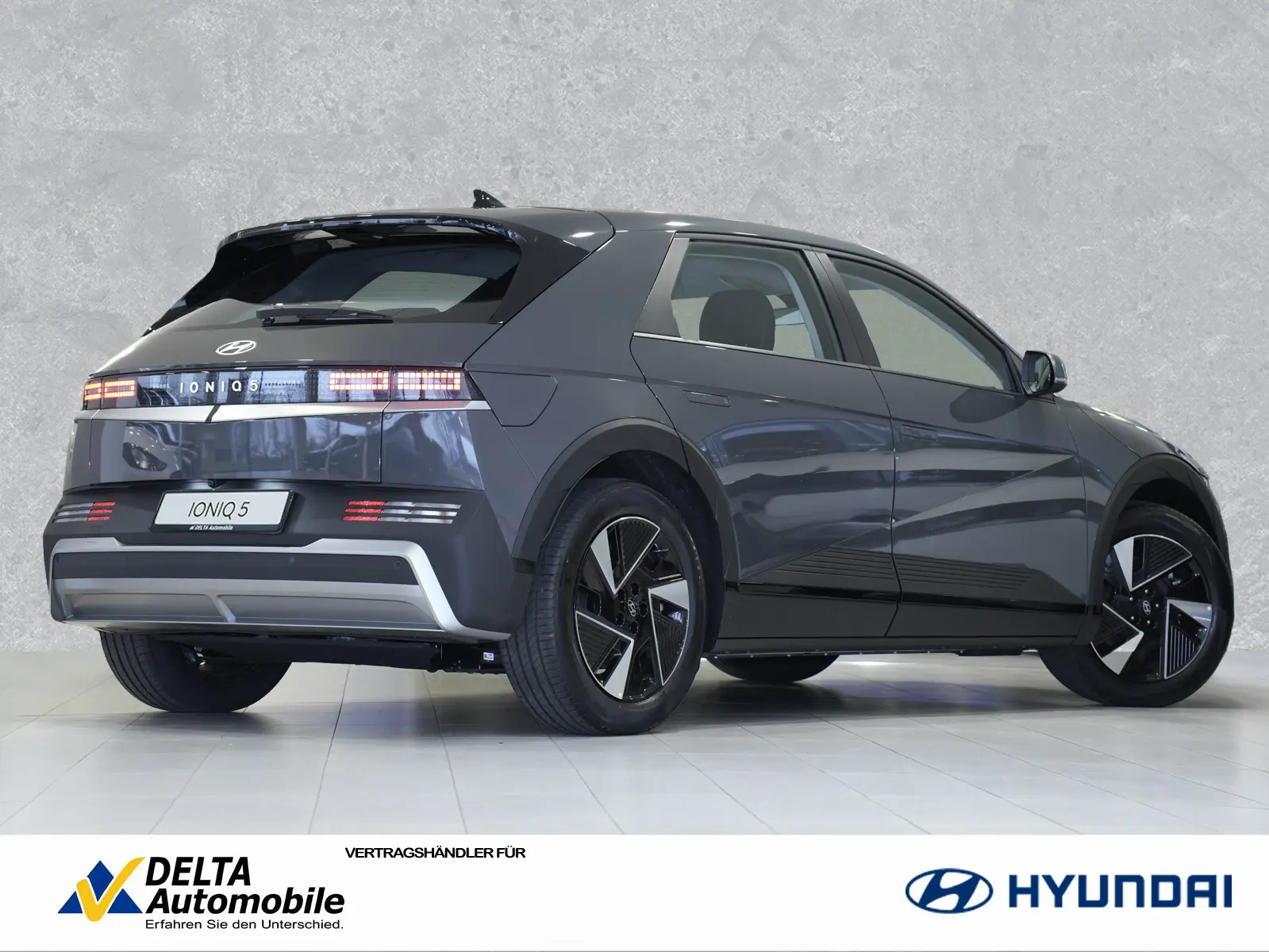 Hyundai Ioniq 125 kW 63 kWh Automatik, grau, 0 km, Deutschland — Foto 2 von 20