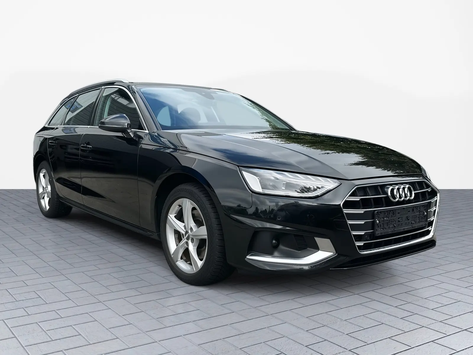Audi A4 2,0 140 kW Automatik Baujahr 2019, schwarz, 99.500 km, Deutschland — Foto 15 von 30