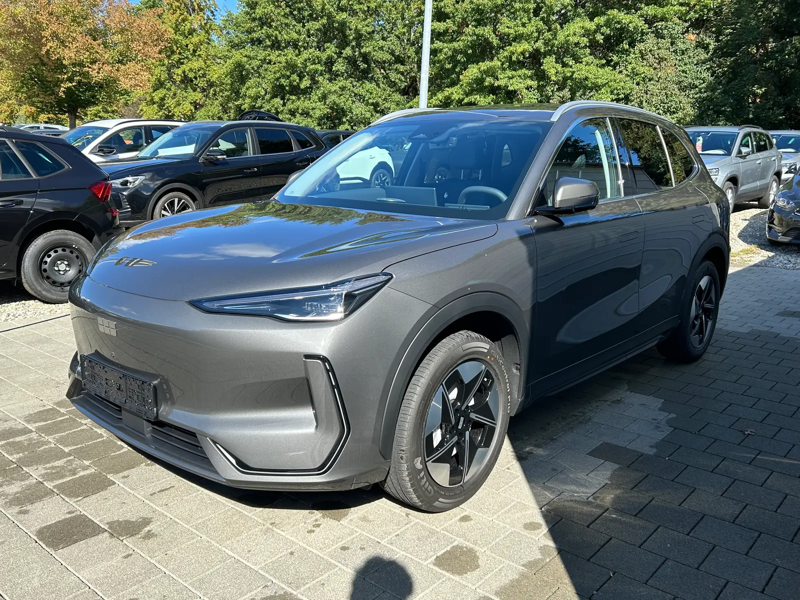 Geely E5 160 kW 68,4 Automatik Baujahr 2026, grau, 25 km, Deutschland — Foto 3 von 16