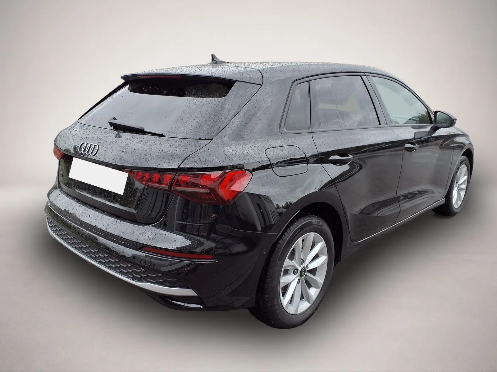 Audi A3 85 kW 1.5 TFSI Automatik, schwarz, 50 km, Deutschland — Foto 3 von 4