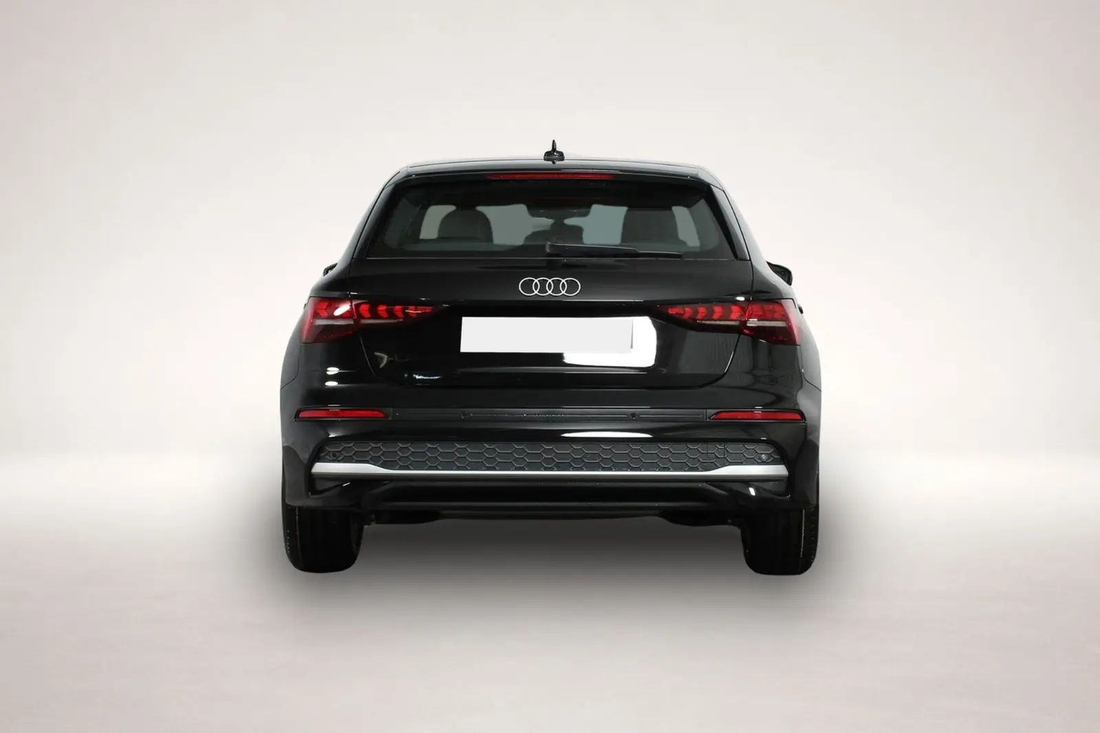 Audi A3 85 kW 1.5 TFSI Automatik, schwarz, 50 km, Deutschland — Foto 4 von 5