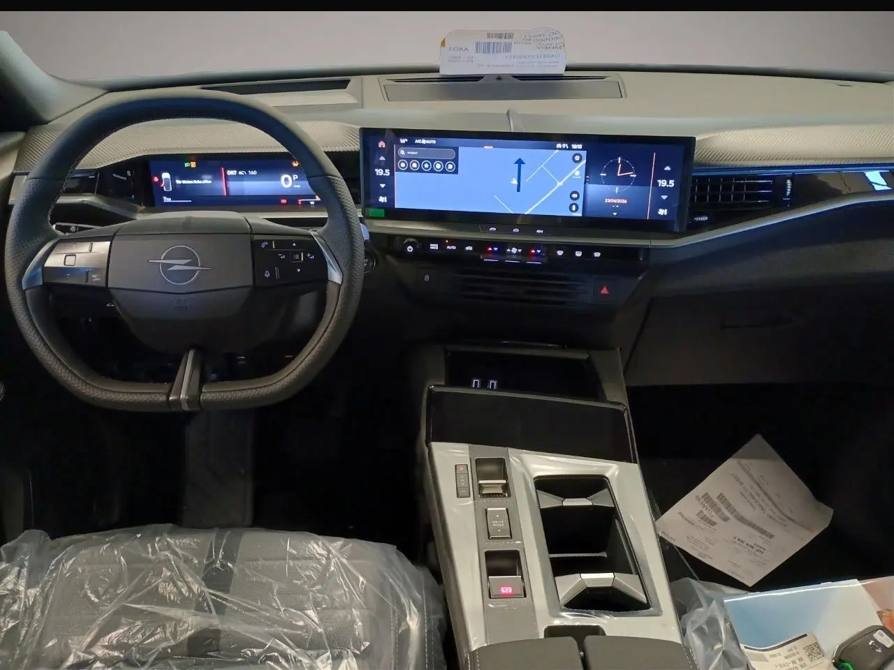Opel Grandland 1,2 107 kW Automatik Baujahr 2025, weiß, 107 km, Deutschland — Foto 5 von 6