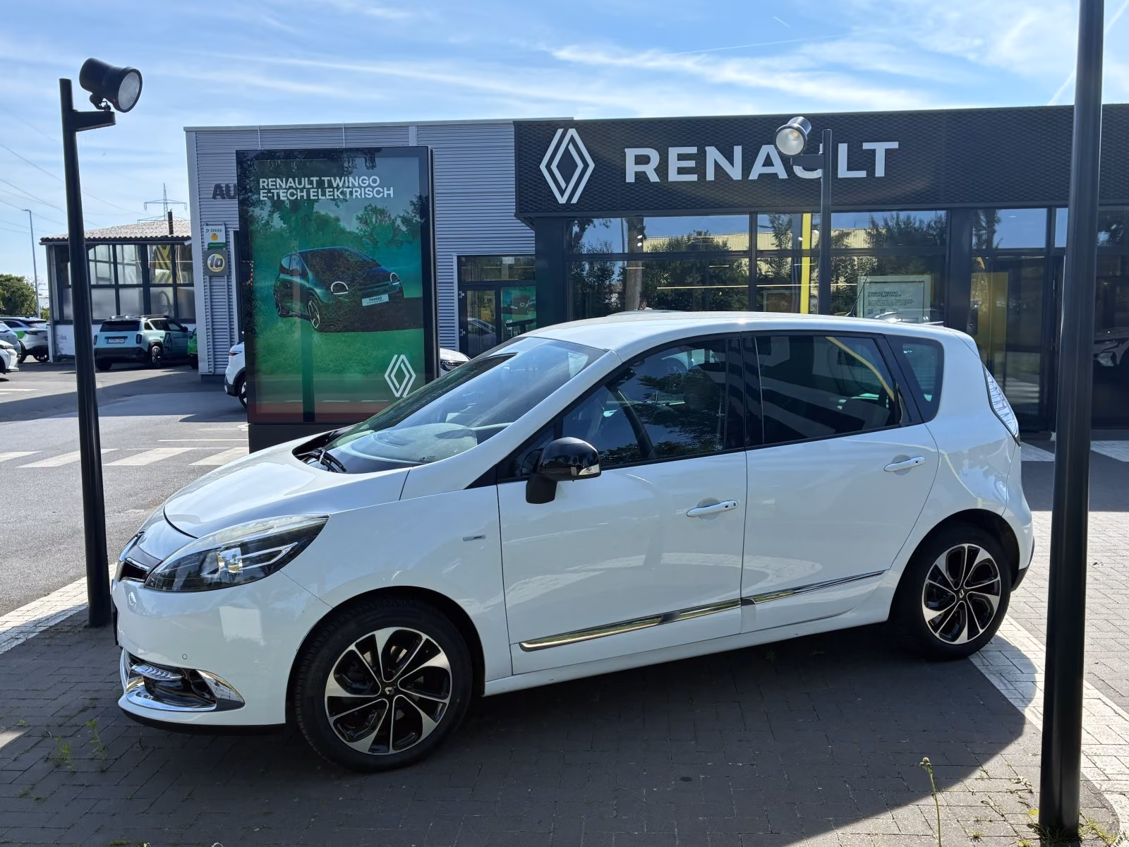 Renault Scenic 1,5 dCi 81 kW Automatik Baujahr 2016, 82.806 km, Deutschland — Foto 3 von 16