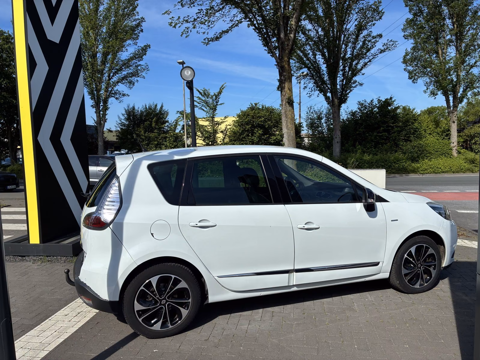 Renault Scenic 1.5 dCi 81 kW Schaltgetriebe Baujahr 2016, 10.000 km, Deutschland — Foto 7 von 16