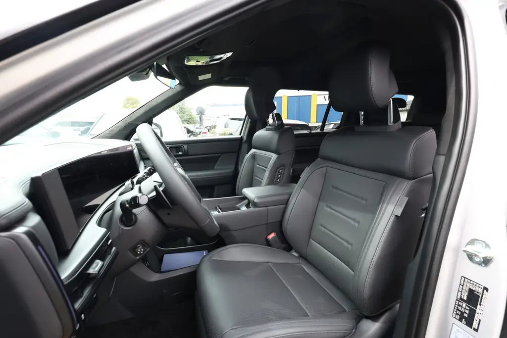 Hyundai Santa Fe Hev 4WD 1,6 Automatik Baujahr 2026, 10 km, Österreich — Foto 6 von 23