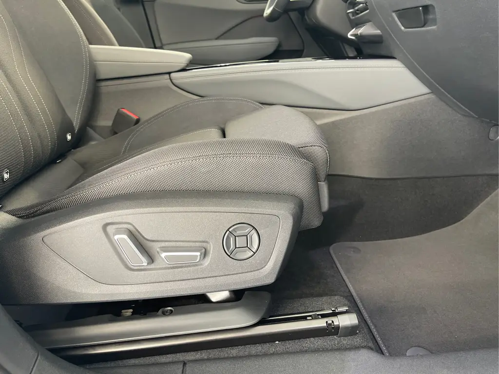 Audi q3 quattro 2,0 TFSI Automatik, 20 km, Österreich — Foto 15 von 41