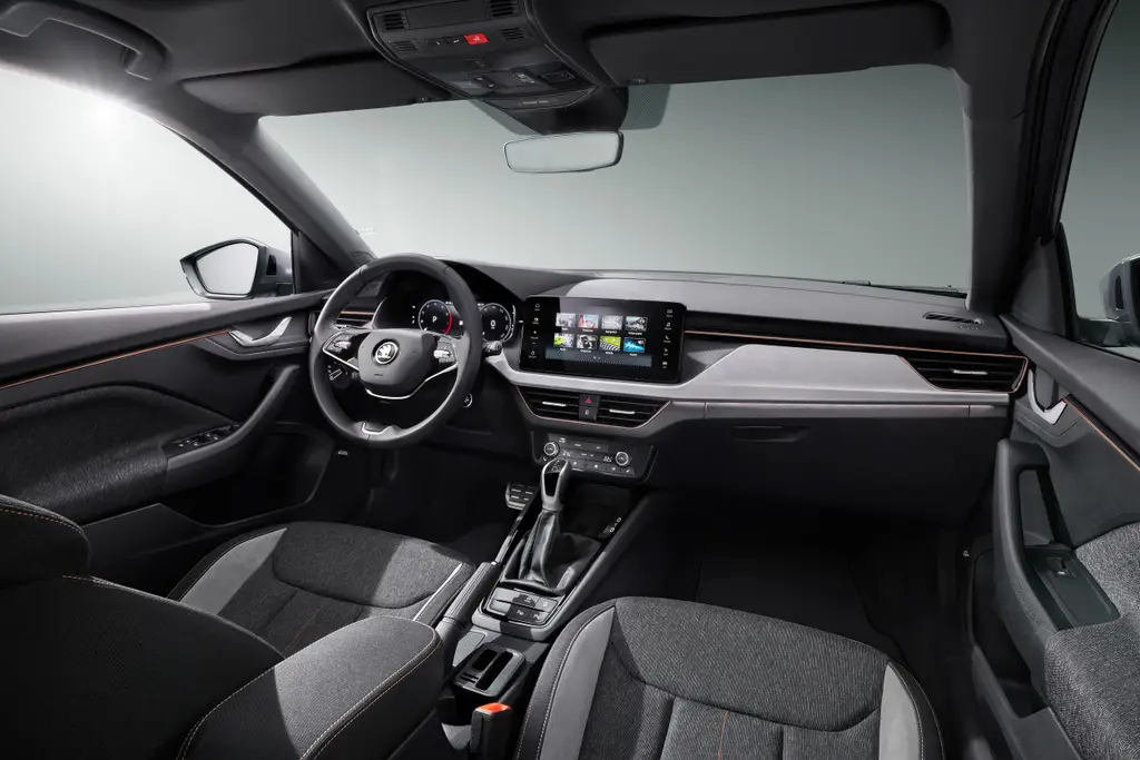Škoda Scala 1,0 TSI Schaltgetriebe, Österreich — Foto 6 von 11