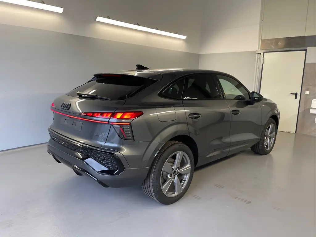Audi q3 quattro 2,0 TFSI Automatik, 20 km, Österreich — Foto 4 von 51